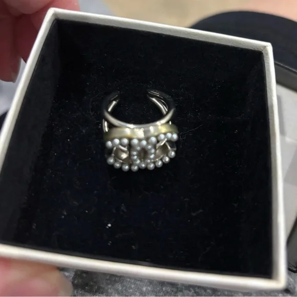 CHANEL silver tone Ring with Pearl Accents size 7 adjustable - Picture 3 of 8